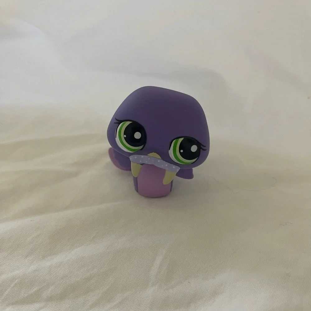 Littlest Pet Shop SPECIAL EDITION Purple WALRUS #1511* Seal LPS